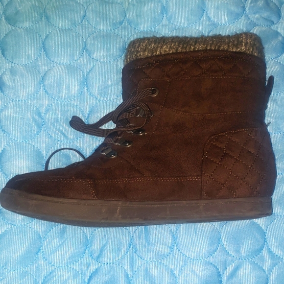 Brown Guess Boots Size 10 flat - Picture 2 of 5